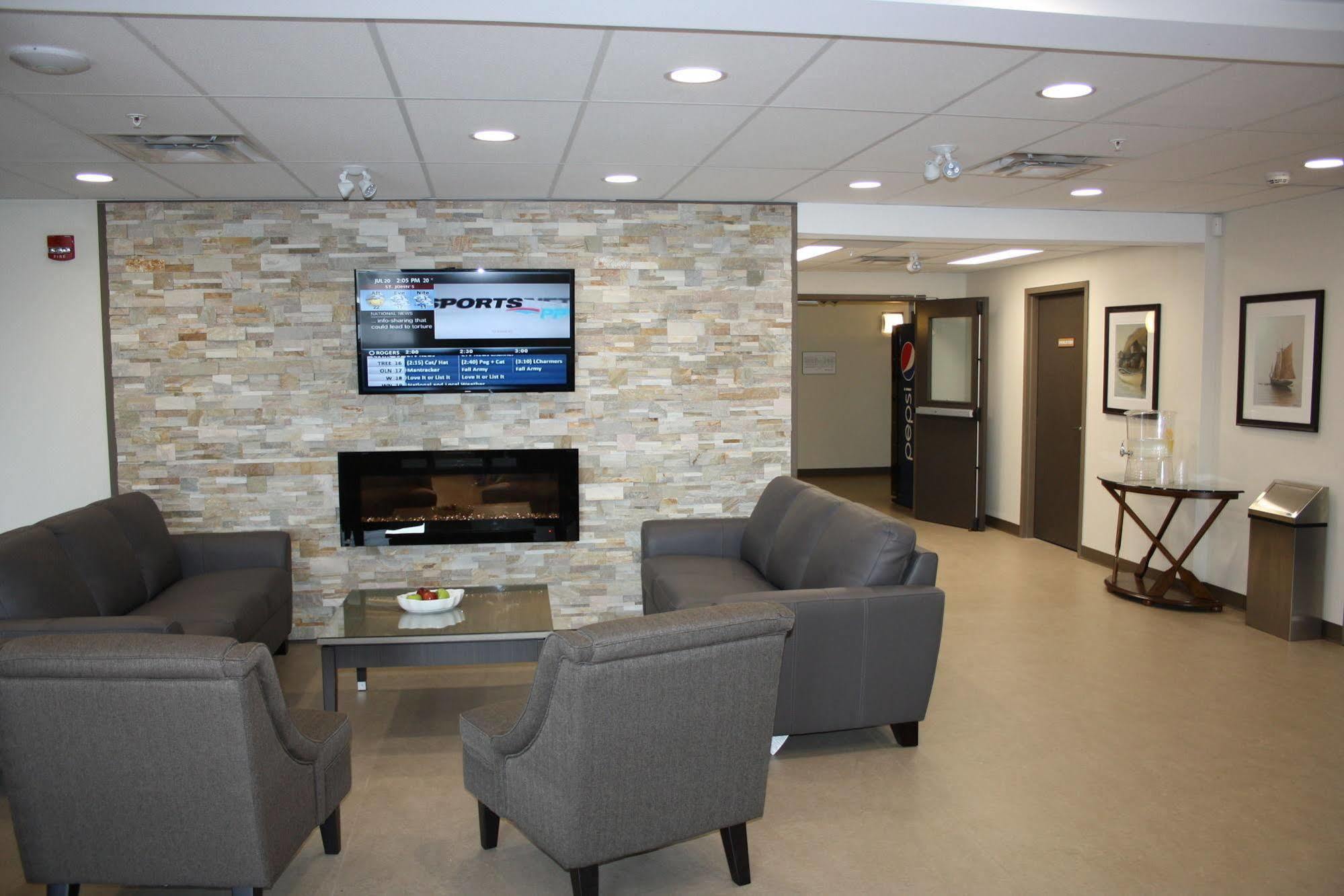 Crossroads Inn & Suites Paradise Exteriér fotografie