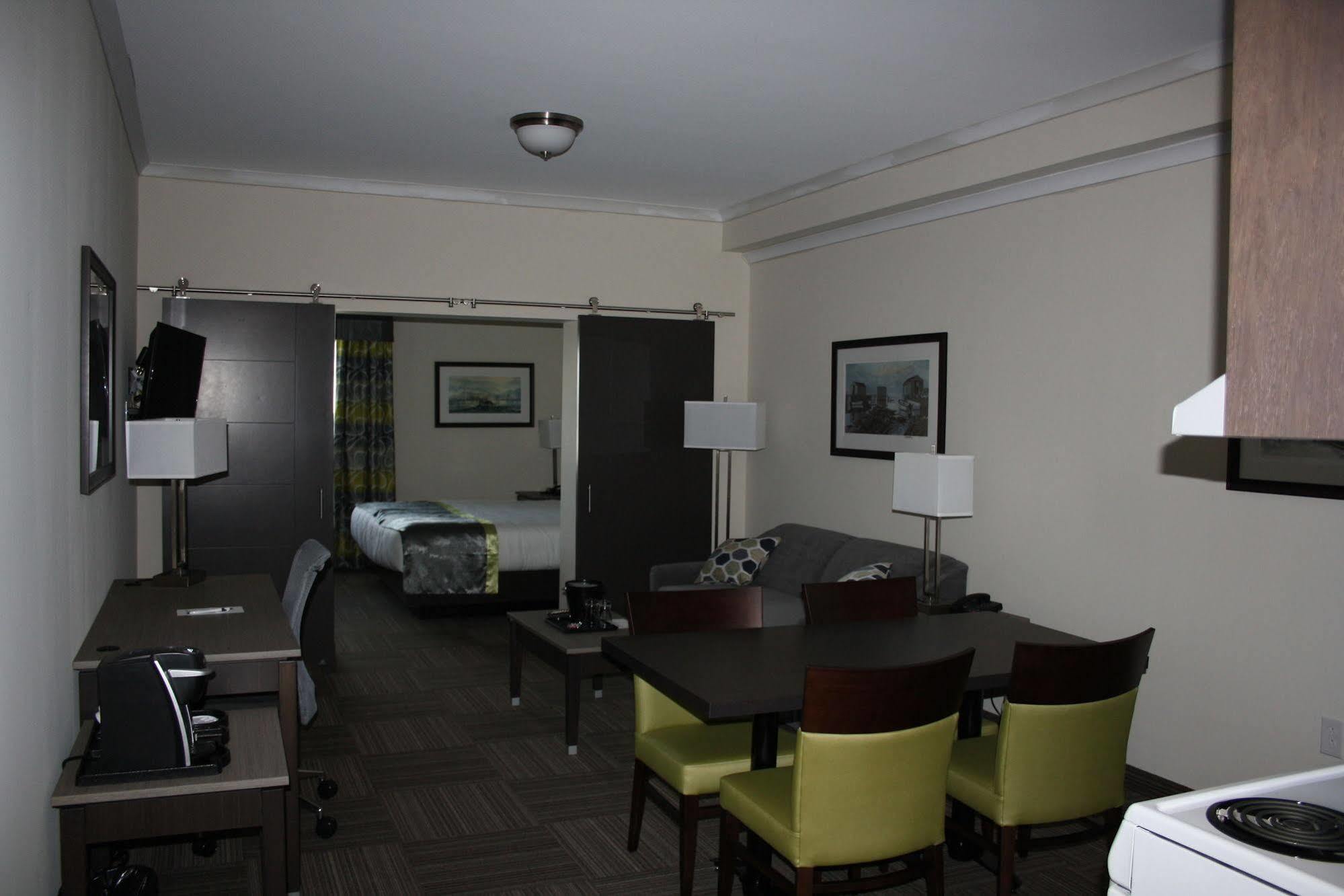 Crossroads Inn & Suites Paradise Exteriér fotografie