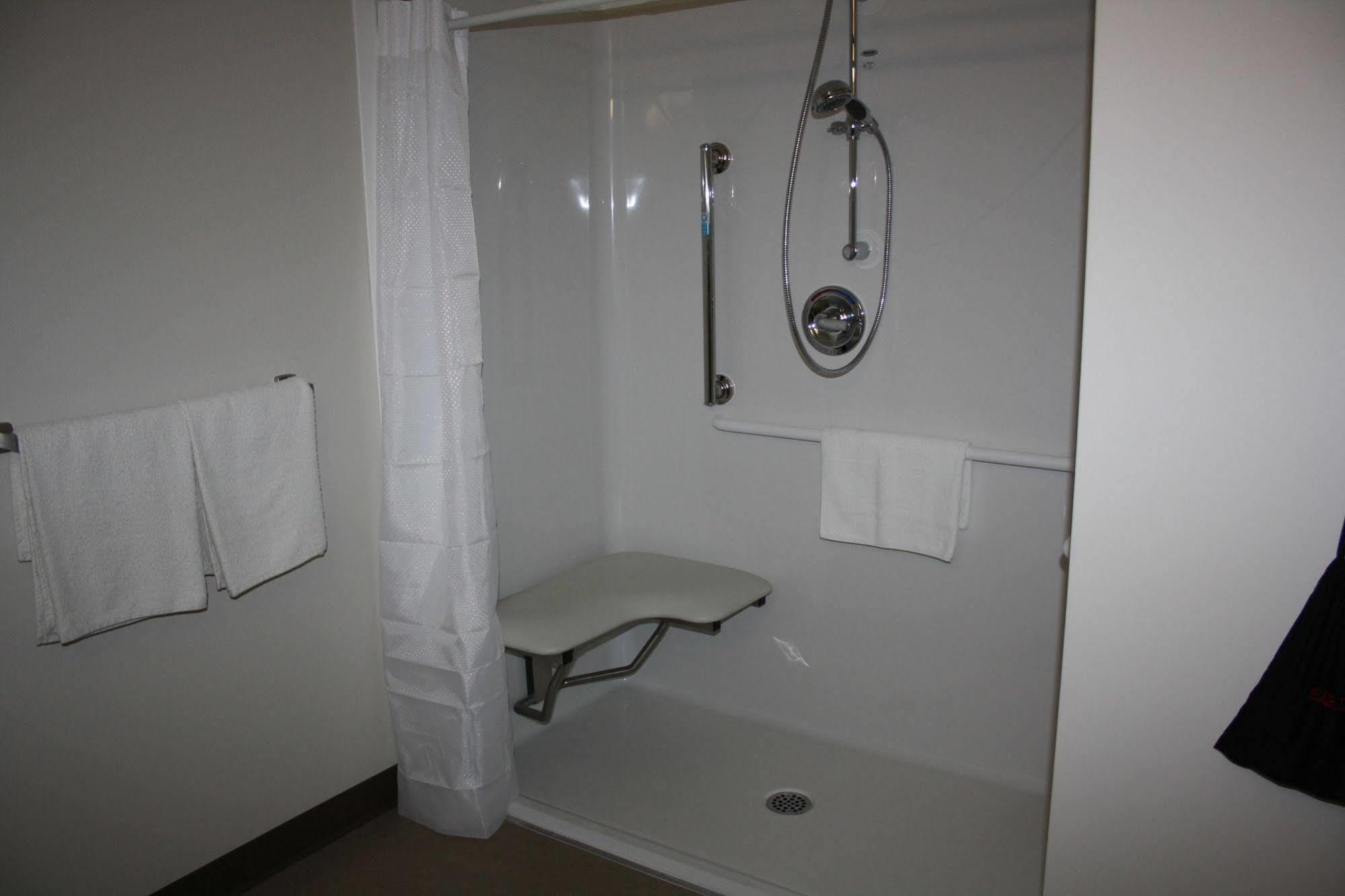 Crossroads Inn & Suites Paradise Exteriér fotografie