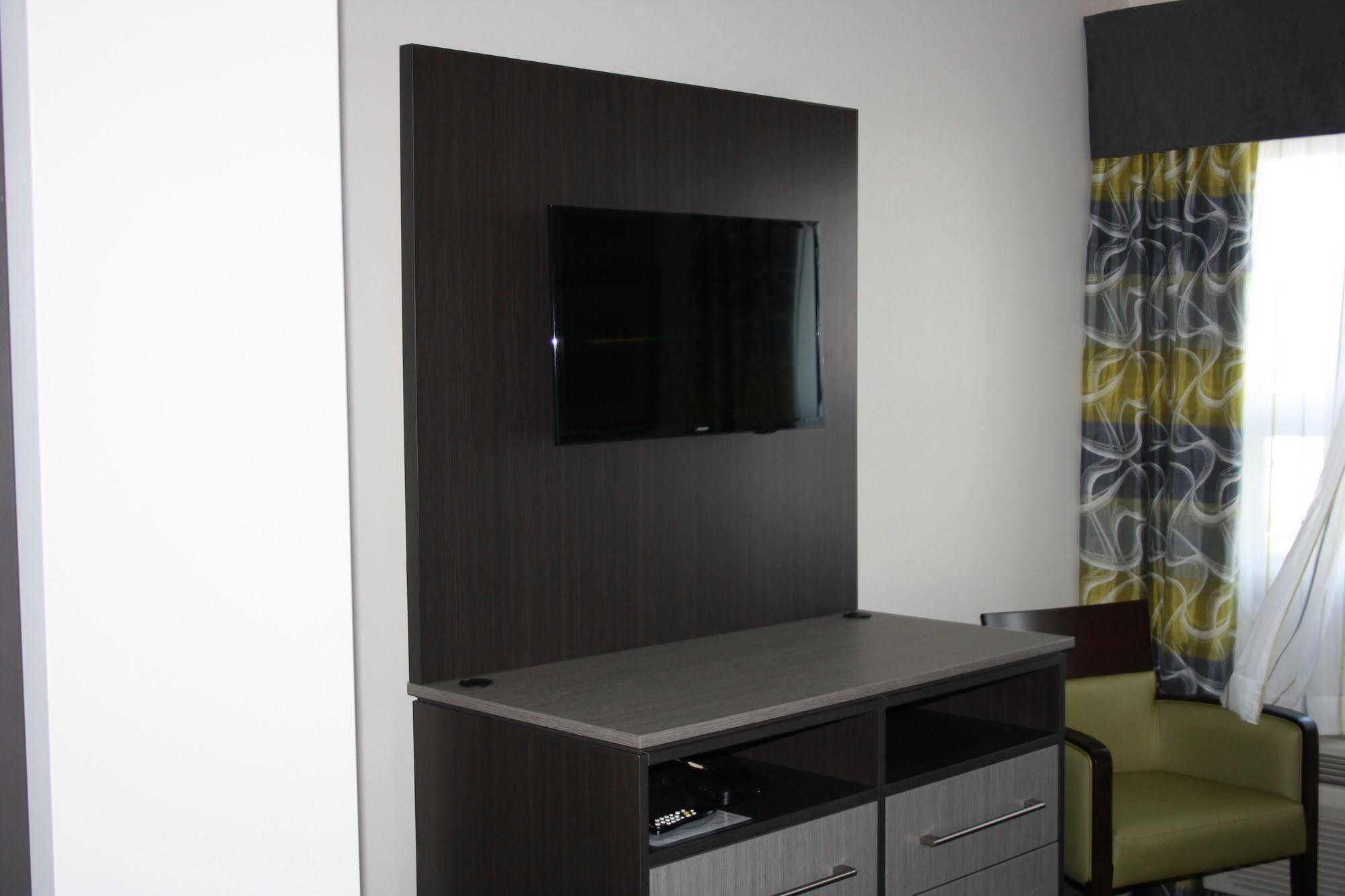 Crossroads Inn & Suites Paradise Exteriér fotografie