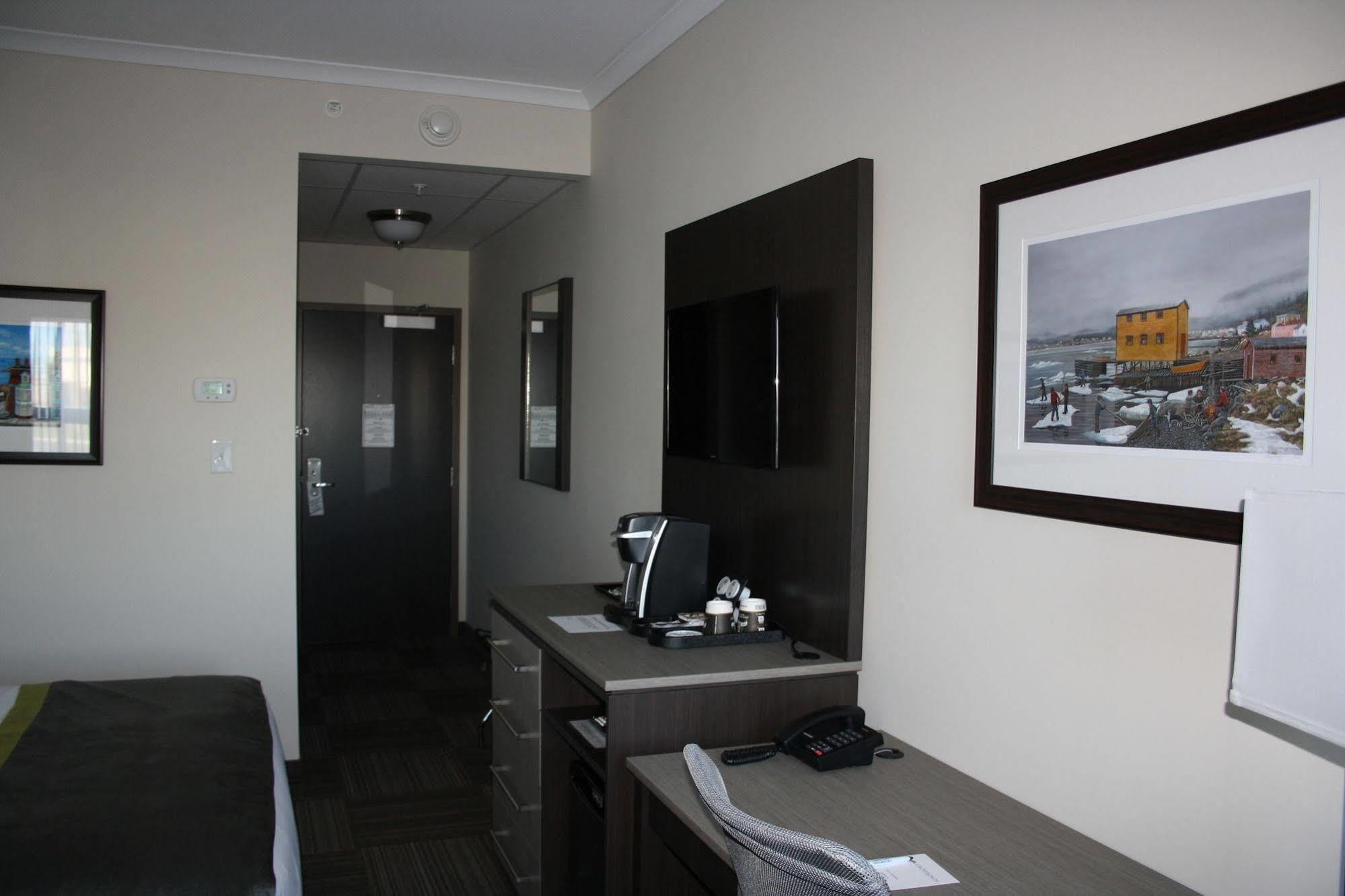 Crossroads Inn & Suites Paradise Exteriér fotografie