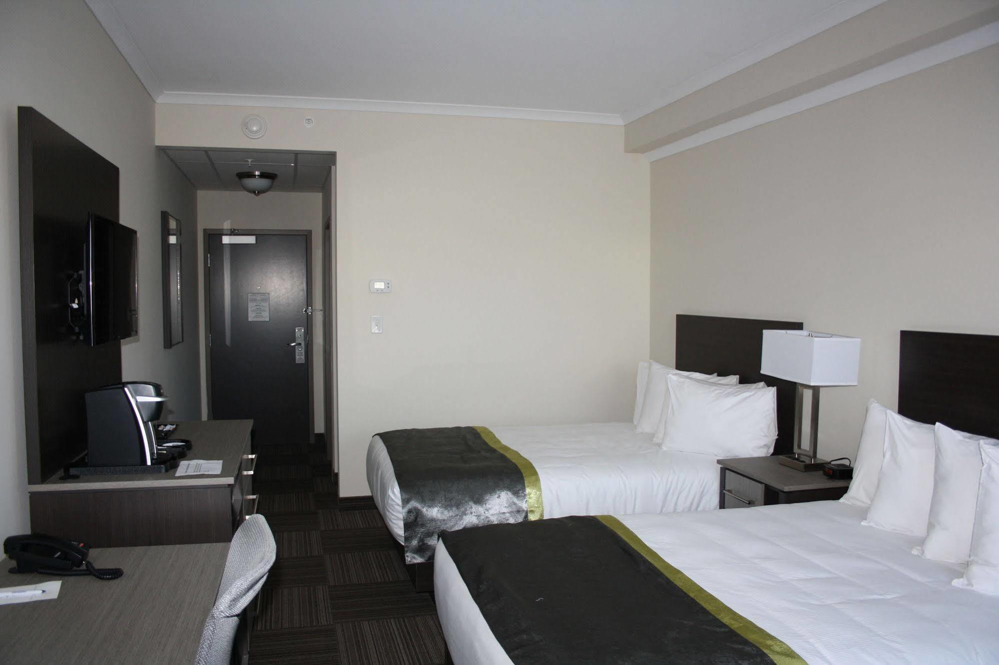 Crossroads Inn & Suites Paradise Exteriér fotografie